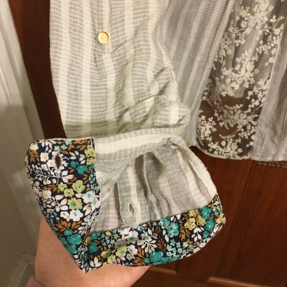 SOLD Anthropologie Isabella Sinclair Lace Floral - Picture 6 of 6